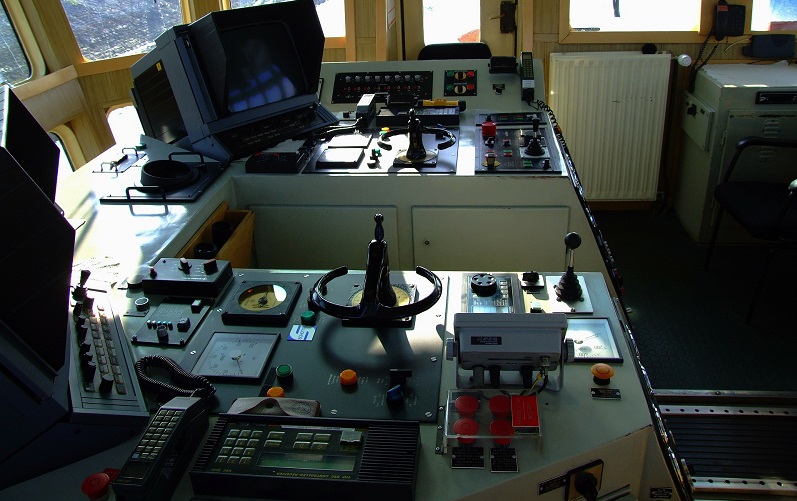 Boat Care and Detailing Tips How to Wax Your Boat