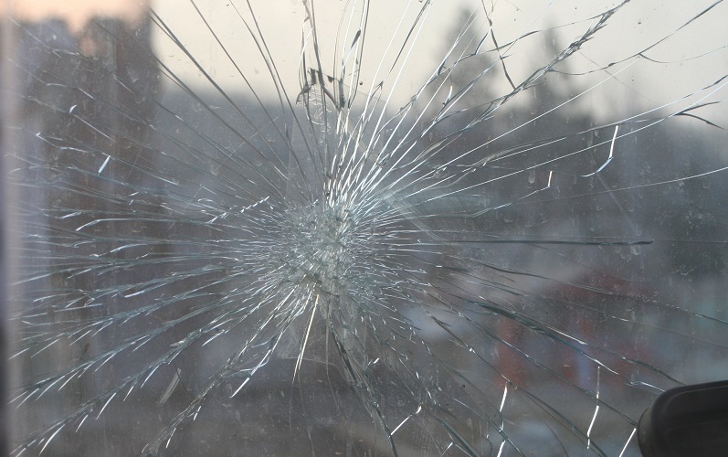 Repair a Windshield Crack – Is DIY Your Best Option?
