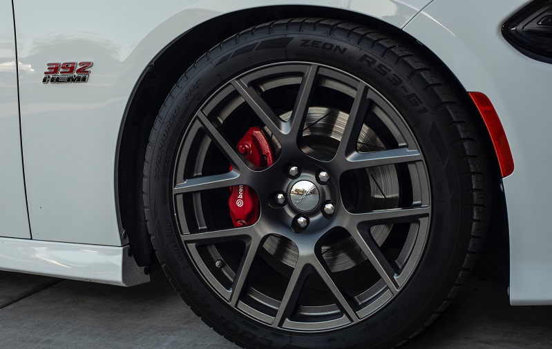 How to Apply Tire Shine in 5 Easy Steps