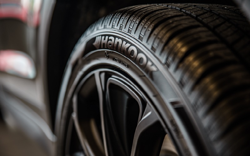 Tire shine for extreme wet look