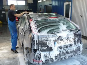 Is Vehicle Detailing More Popular than Automated Car Washes?