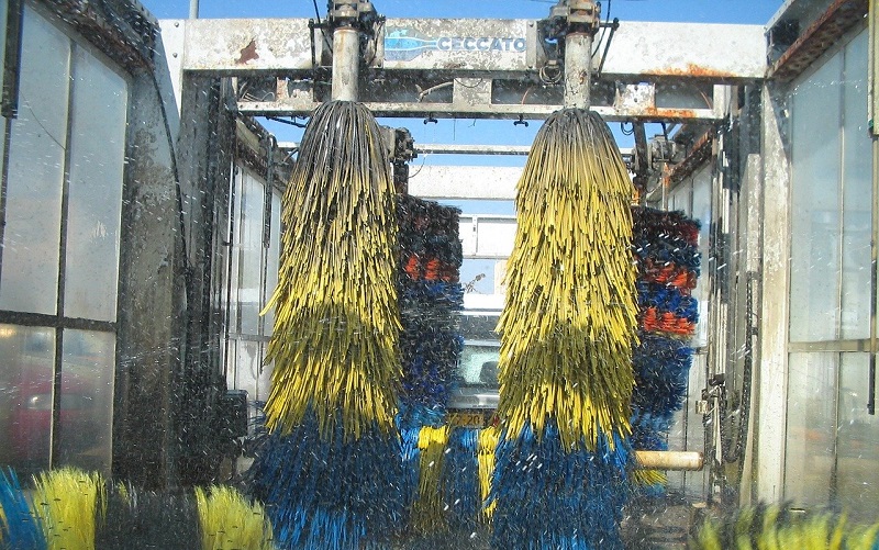 AquaJet® Touchless Car Wash – To Use or Not to Use?
