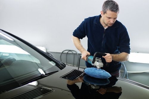 Car polishing: Why you should also polish the glass