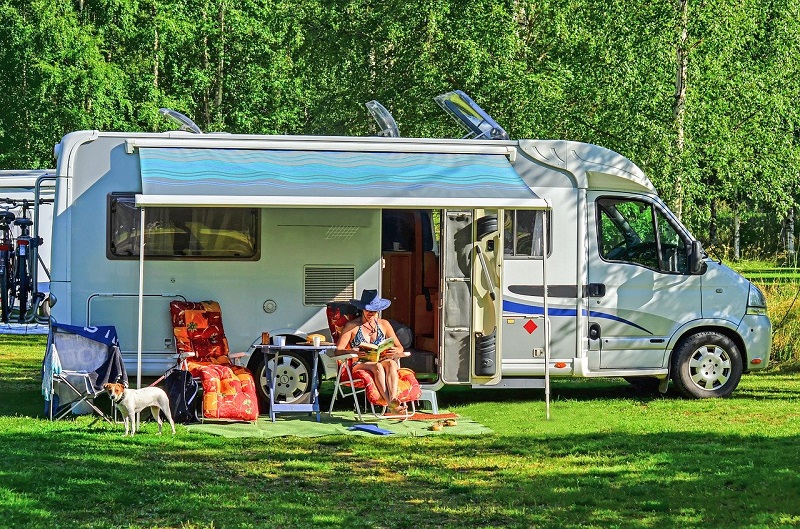 Mobile RV Cleaning – DIY or Call a Professional Detailer?
