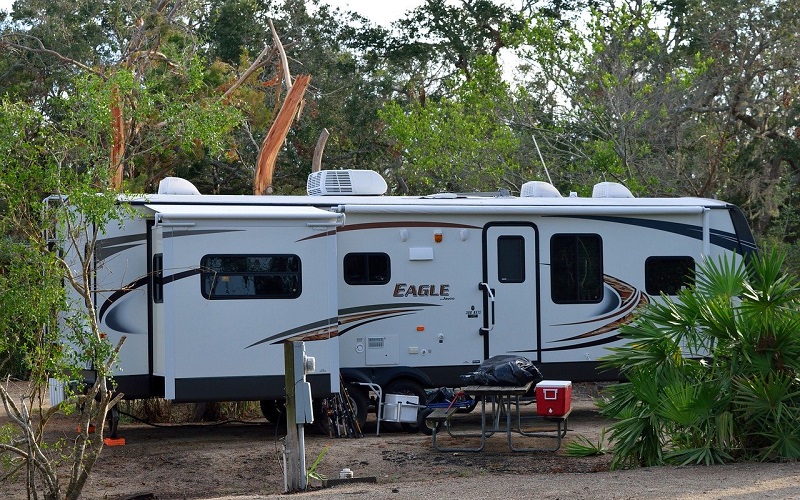 What Is an RV Wash and Wax Service