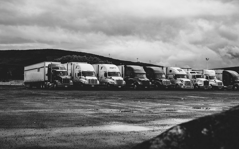 Pressure Washing for 18 Wheelers – Is It Recommended or Is There a Better Alternative?